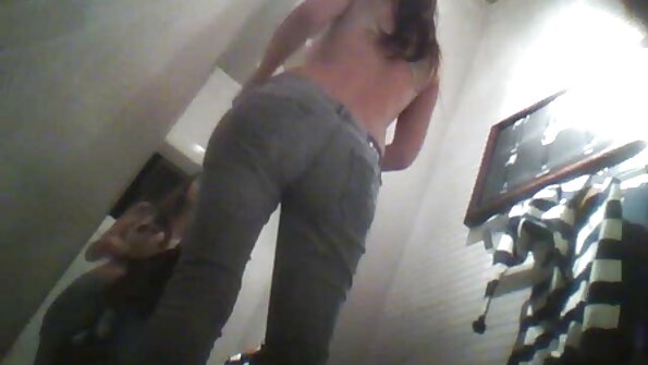 Hardcore milf saab oma tagumikku tunginud väljas tagahoovis